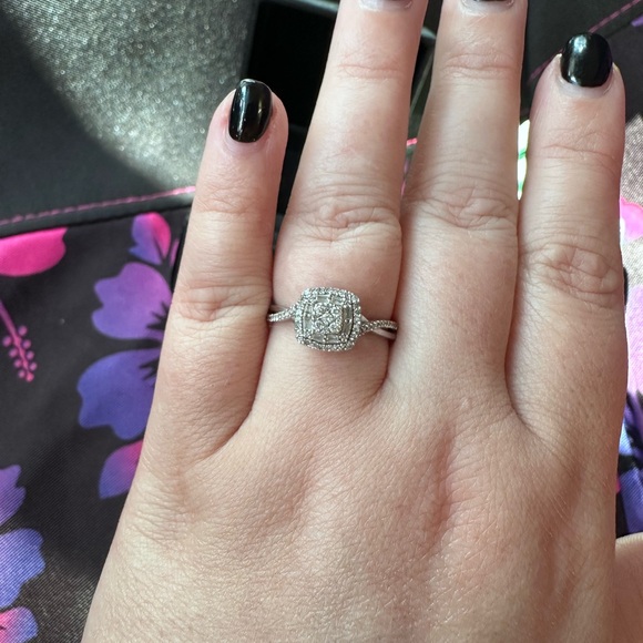 Zales White Gold Diamond Ring - Picture 10 of 11